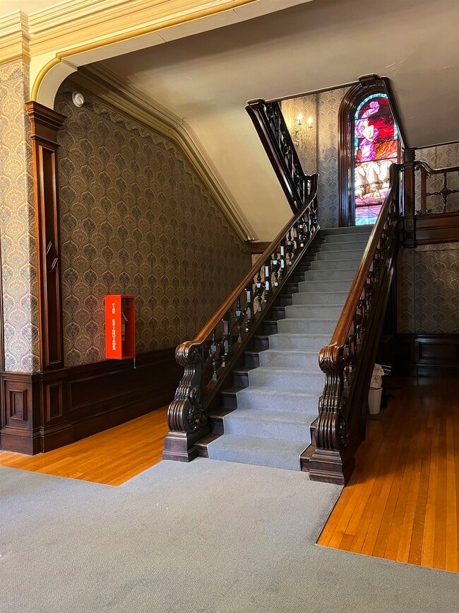 241 Middle St unit 11, Portsmouth, NH 03801 - photo 4