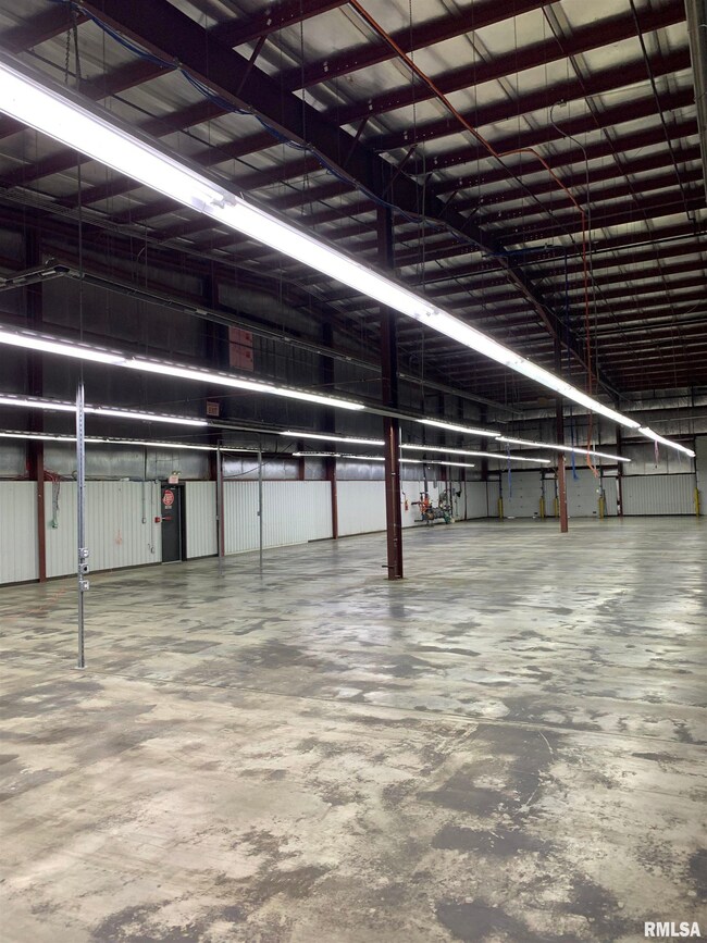 400 Capitol Way, Jacksonville, IL 62650 - photo 4