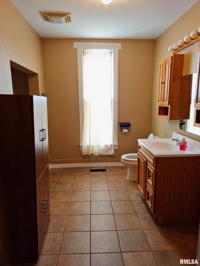 unlisted-address, Effingham, IL 62401 - photo 5