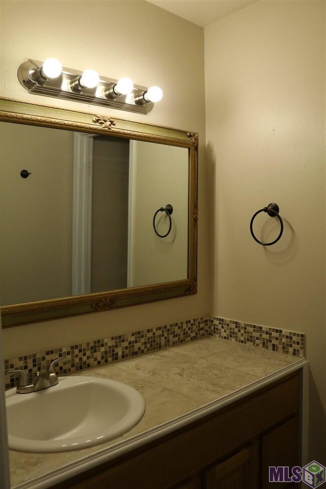 7540 Beekman Dr, Baton Rouge, LA 70817 - photo 5