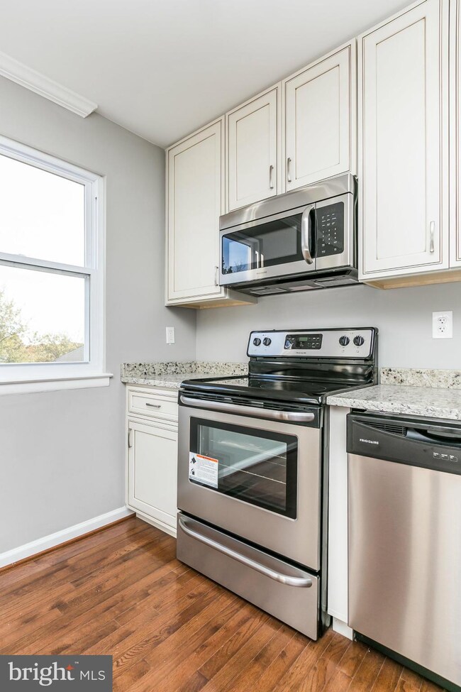 631 Burlington Ct, Edgewood, MD 21040 - photo 6