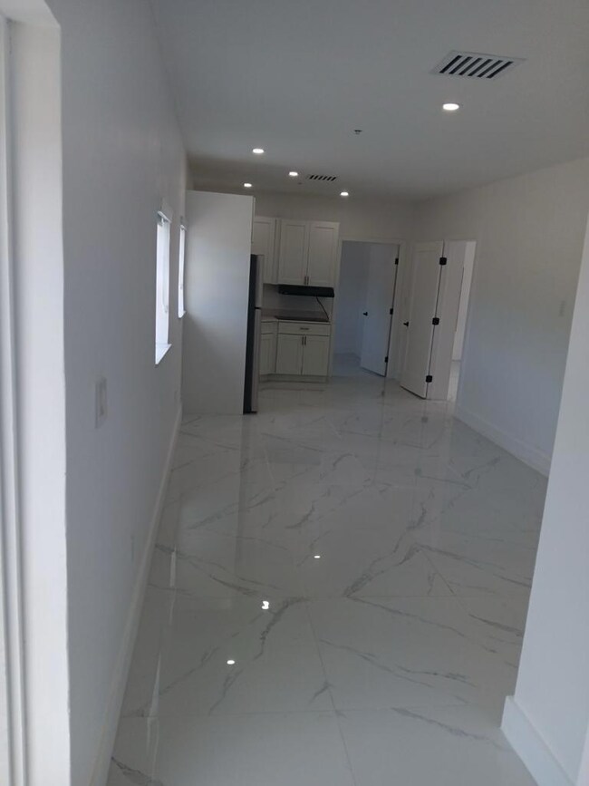 91865 Overseas Hwy unit 109, Tavernier, FL 33070 - photo 2