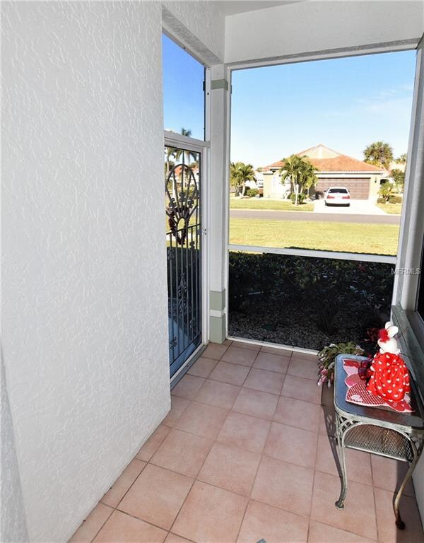 Front door screened /Tile enclosure