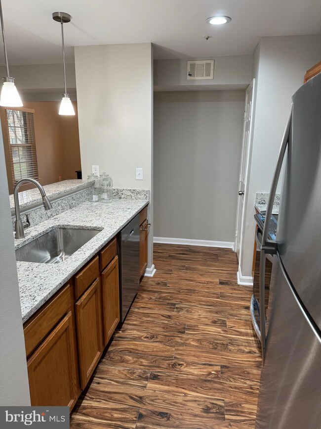 9605 Lake Pointe Ct unit 103, Upper Marlboro, MD 20774 - photo 7