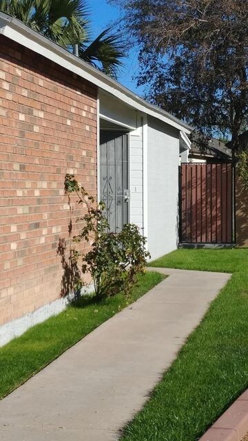 Front walk way