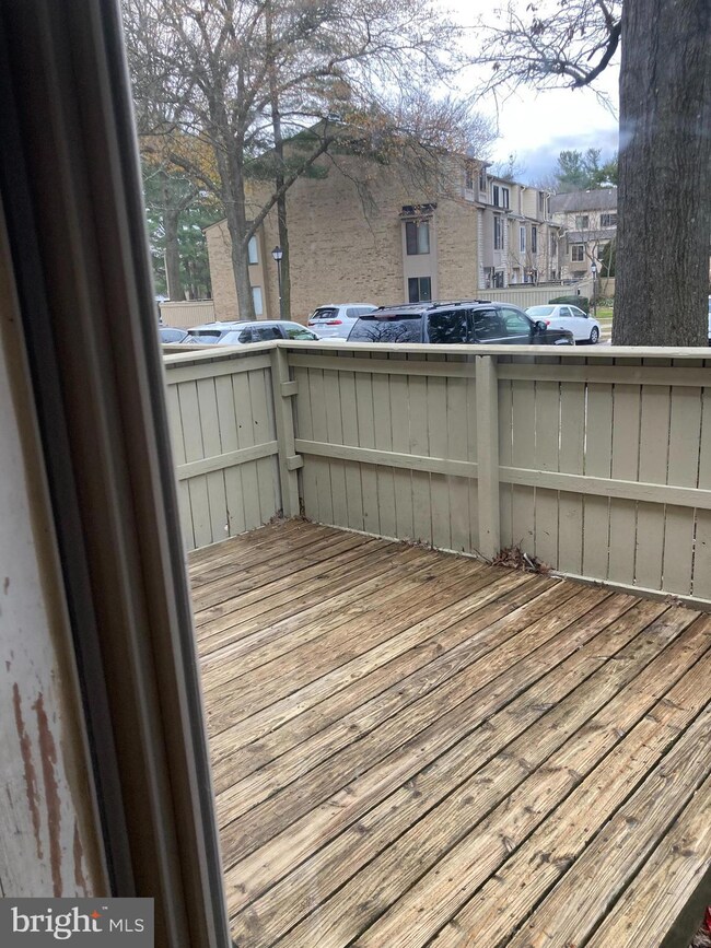 9285 Chadburn Place, Montgomery Village, MD 20886 - photo 4