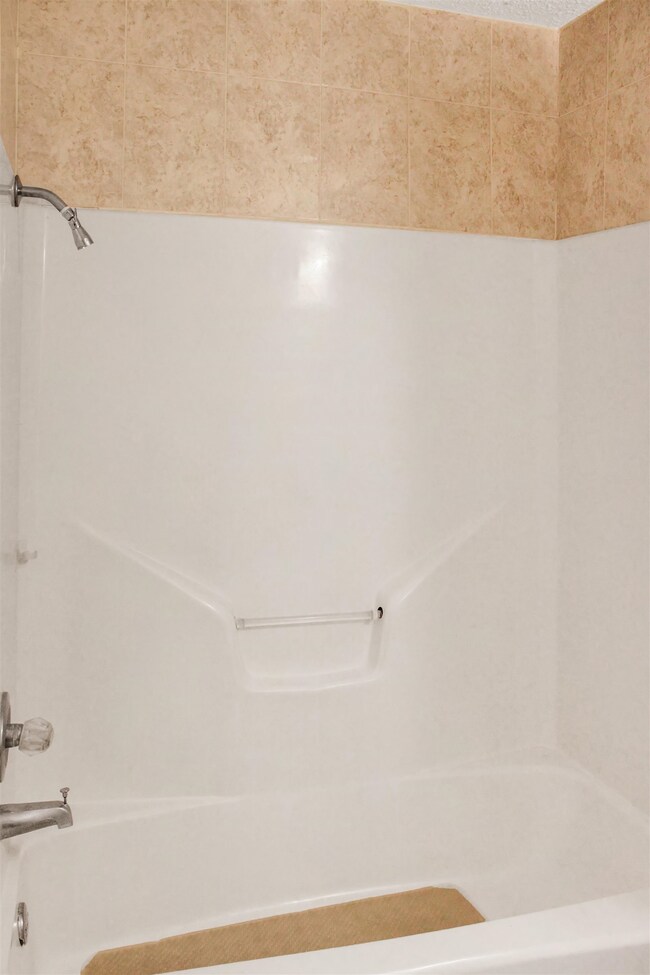 1405 Reagan Dr unit 1, Laredo, TX 78046 - photo 7