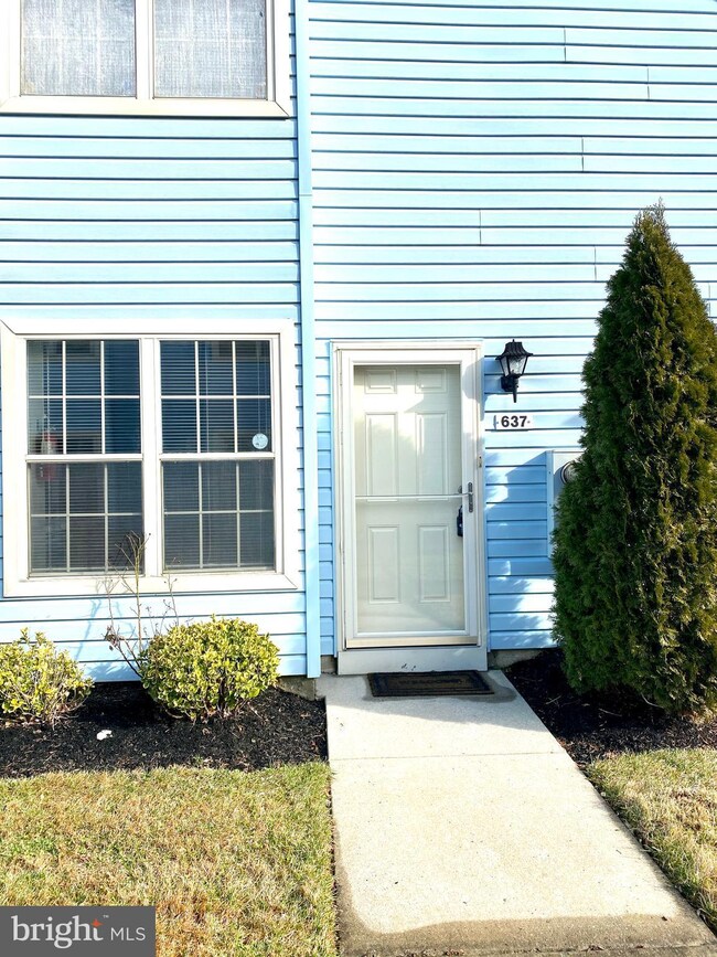 637 Covington Ct unit 637, Sewell, NJ 08080 - photo 2
