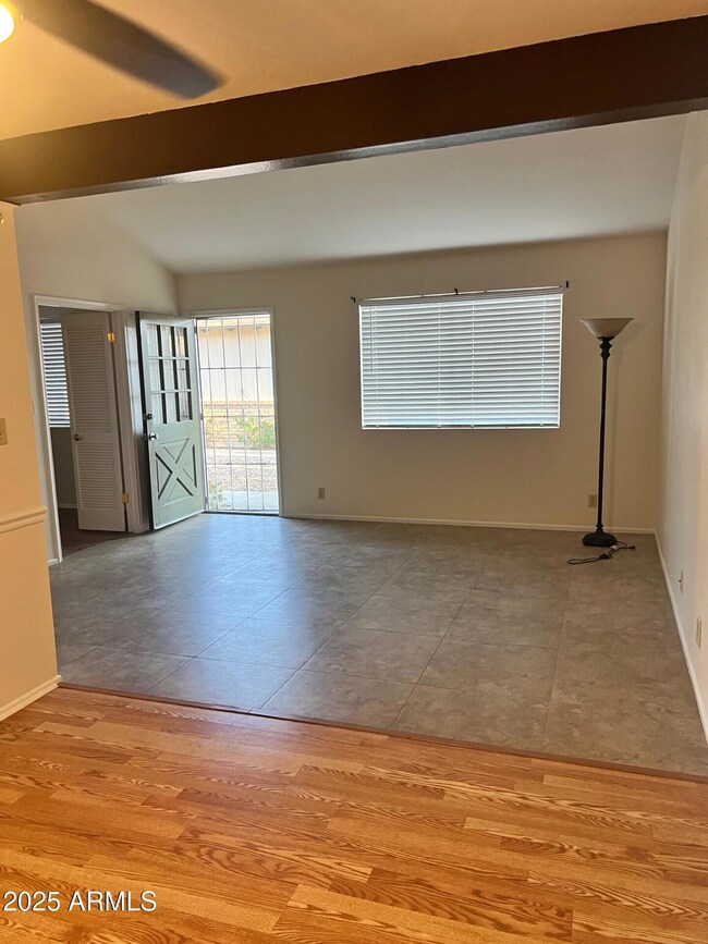 6604 S Lakeshore Dr unit D, Tempe, AZ 85283 - photo 2