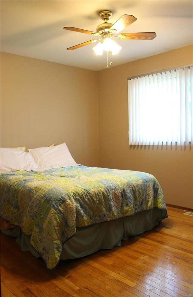 3500 York Dr, Saint Charles, MO 63301 - photo 7