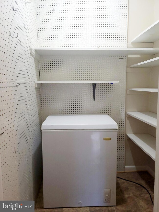 395 Burnt Factory Rd, Stephenson, VA 22656 - photo 5