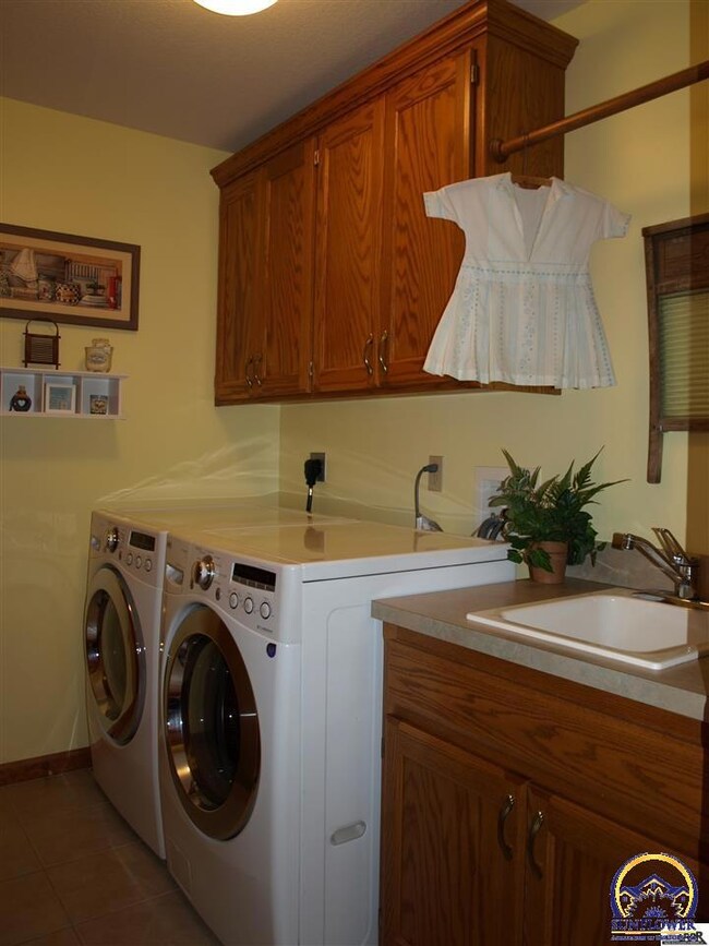 7702 SW 27th St, Topeka, KS 66614 - photo 7