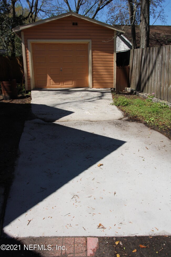 5461 Lenox Ave, Jacksonville, FL 32205 - photo 5