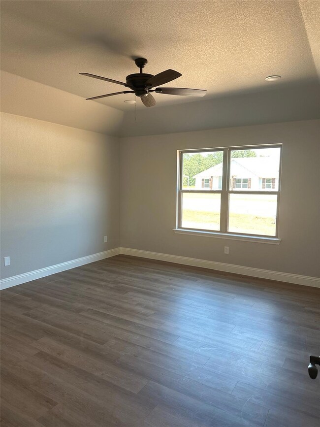 1019 Bluestem Ct, Brock, TX 76087 - photo 4