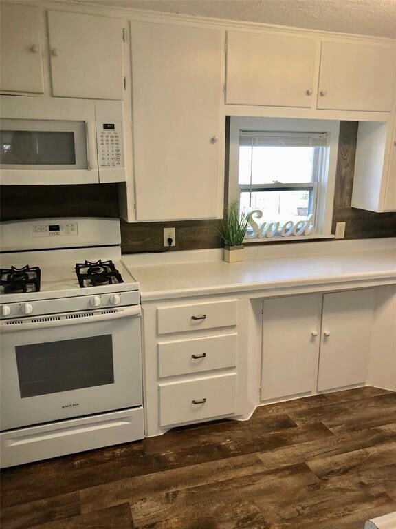 315 Summit St, Center Point, IA 52213 - photo 7