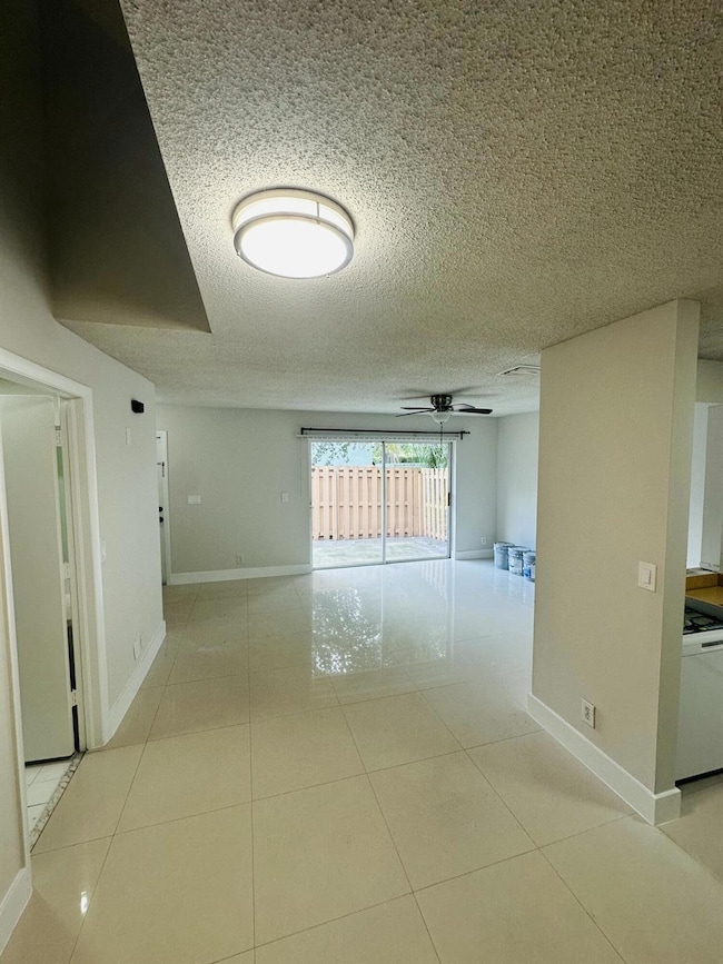 451 Cypress Way W, Palm Springs, FL 33406 - photo 3