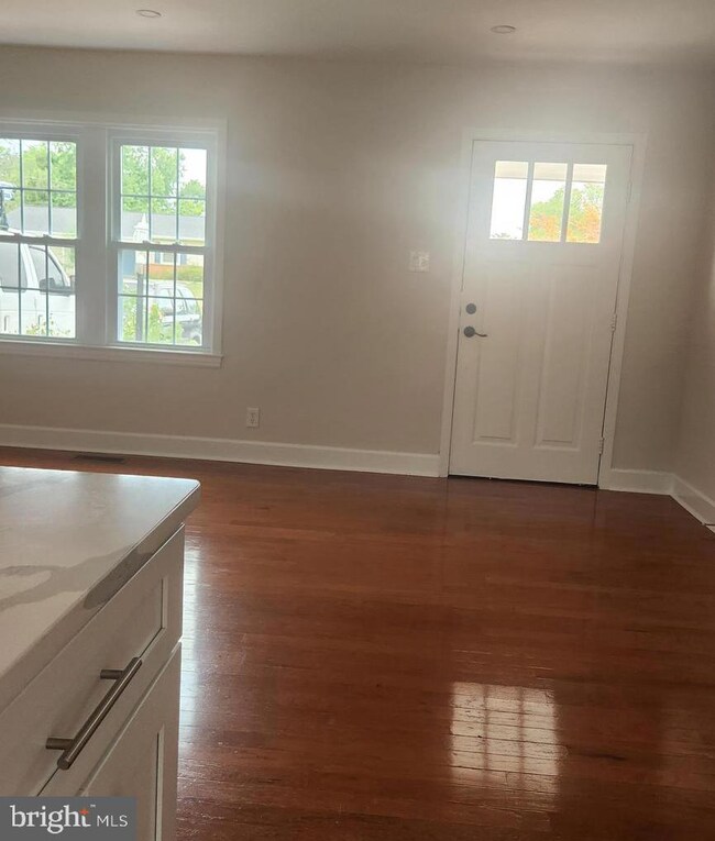 222 W Beech Rd, Sterling, VA 20164 - photo 2