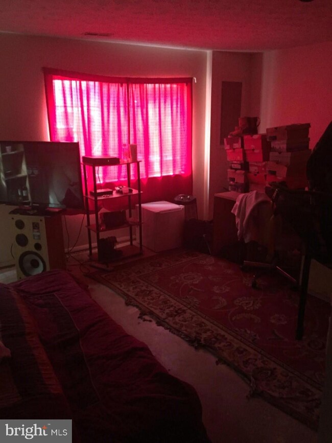 3807 Evans Trail Ct, Beltsville, MD 20705 - photo 5