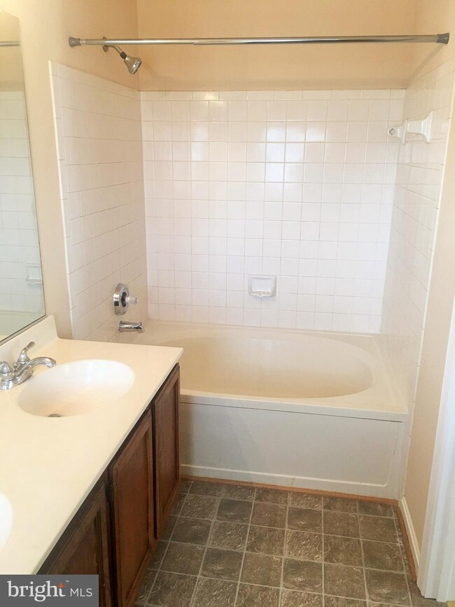 303 Knollwood Ct, Stafford, VA 22554 - photo 5