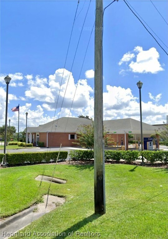 344 E Hibiscus St, Lake Placid, FL 33852 - photo 4