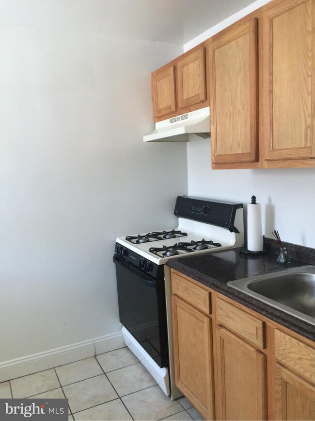 5343 Nelson Ave unit 1, Baltimore, MD 21215 - photo 2