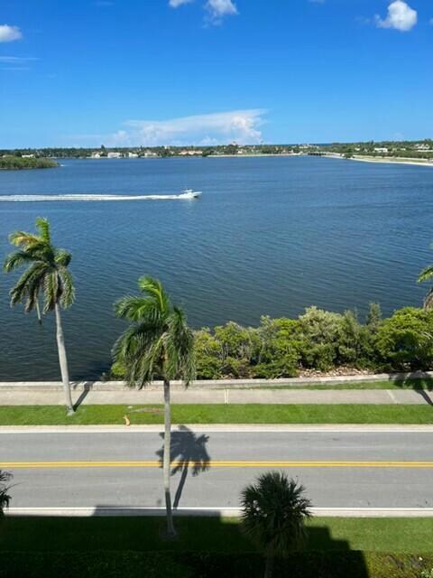 Portofino South Condominiums unit 8060, West Palm Beach, FL 33405 - photo 2