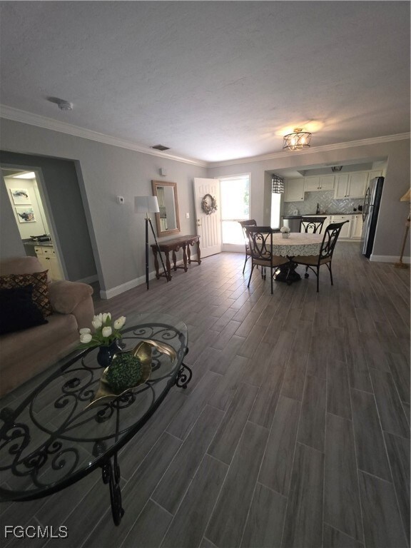 11194 La Coruna Ln, Bonita Springs, FL 34135 - photo 2