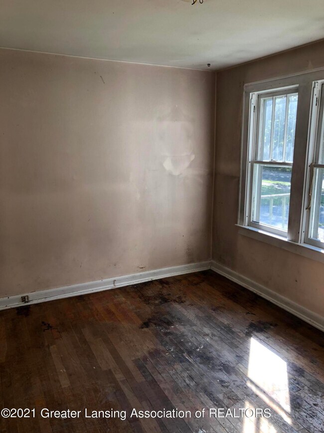 1231 Parkview St, Lansing, MI 48912 - photo 3