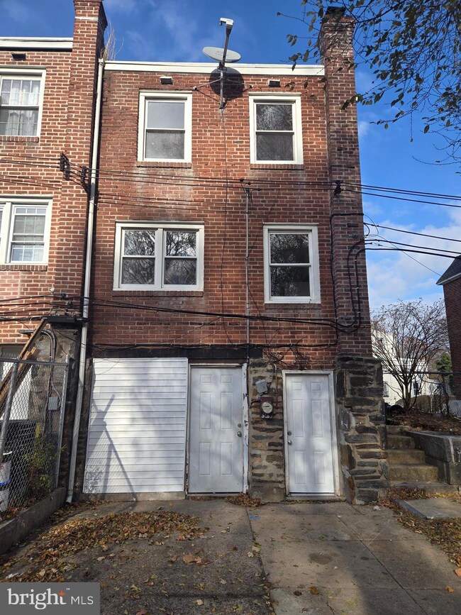 1000 Springfield Rd, Darby, PA 19023 - photo 2