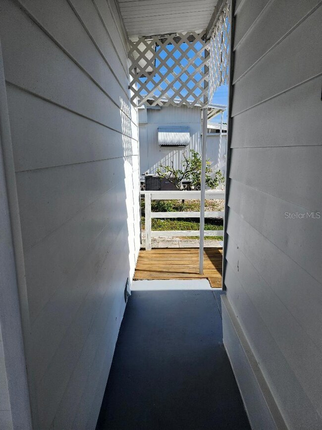 6909 E Bayou Ln, Bradenton, FL 34207 - photo 5