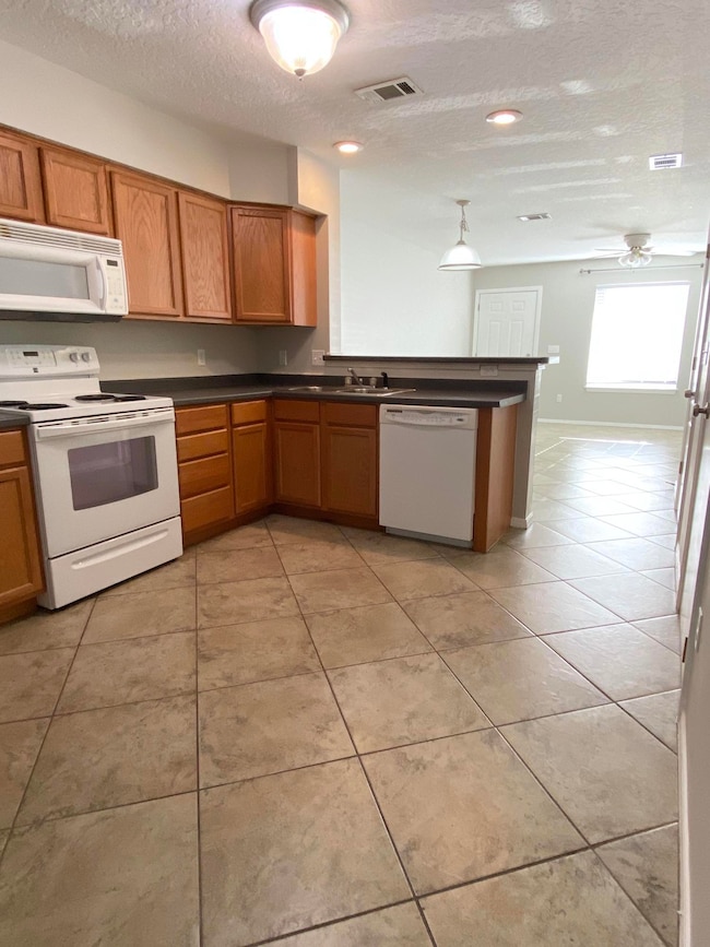 1819 Shay-Lin Ct, Niceville, FL 32578 - photo 3