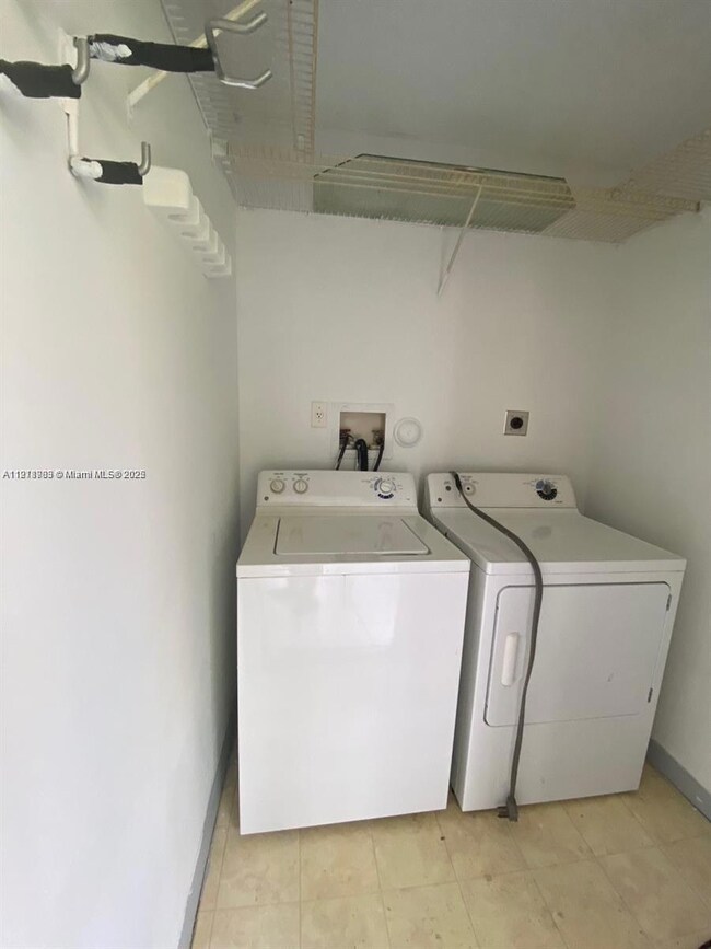 20680 NE 4th Ct unit 106, Miami, FL 33179 - photo 7