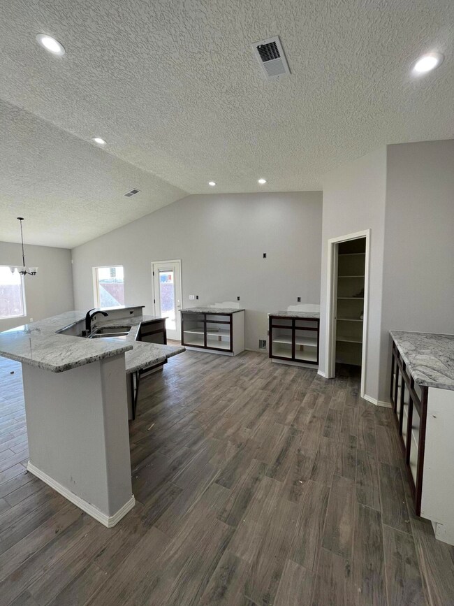 940 Firewheel Loop SW, Los Lunas, NM 87031 - photo 2