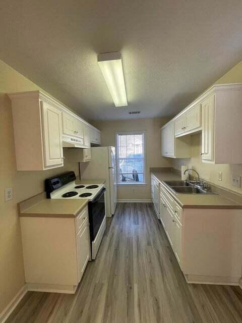 Galley Kitchen!