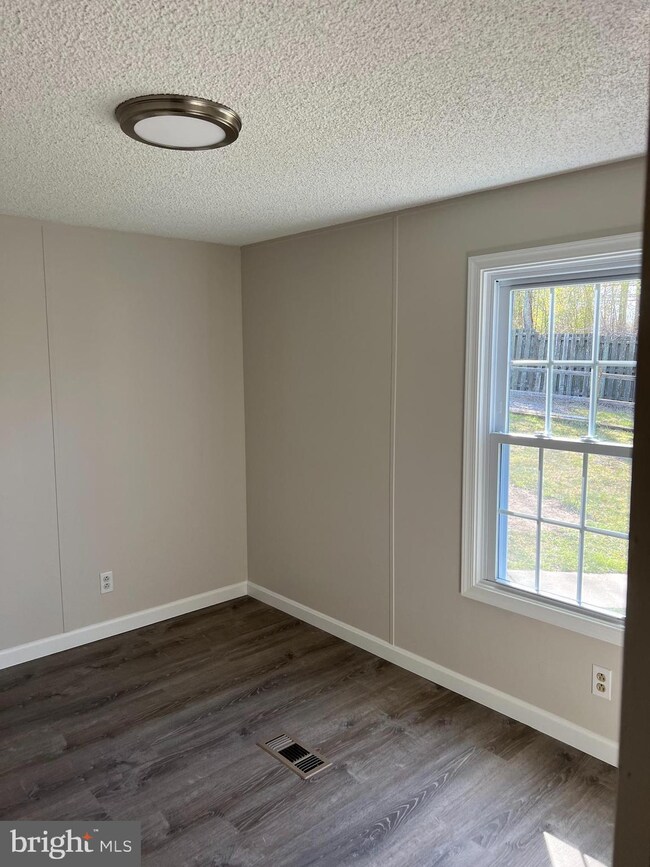 1044 Mt Zion Marlboro Rd, Lothian, MD 20711 - photo 4