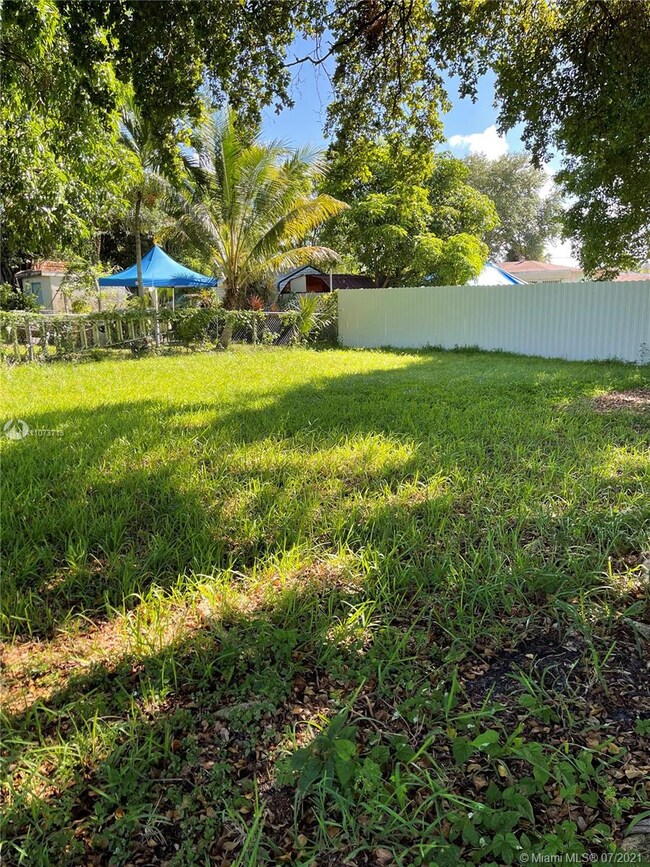 716 SW 5th Ave, Hallandale Beach, FL 33009 - photo 5