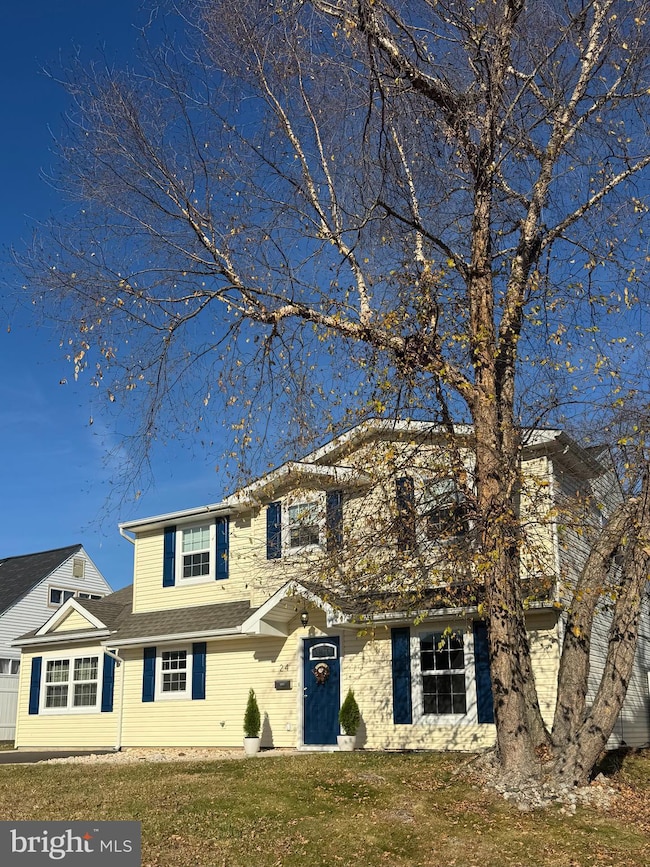 24 Robin Hill Ln, Levittown, PA 19055 - photo 4