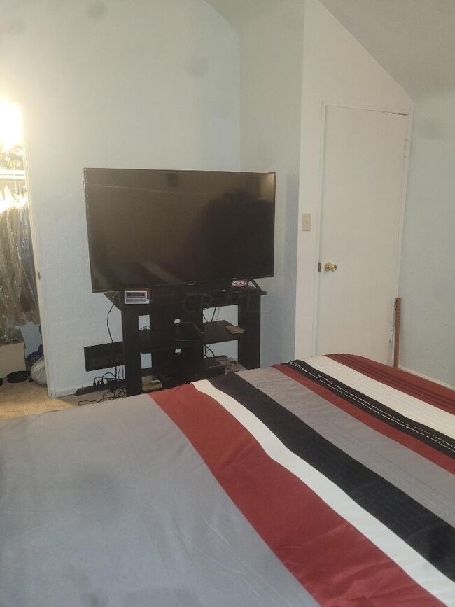 974 Pierce Ave, Columbus, OH 43227 - photo 5