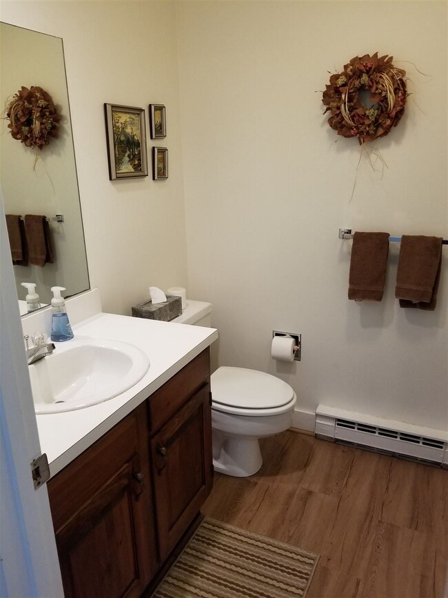 418 Lyman Batcheller Rd unit 4D, Hartford, VT 05001 - photo 5