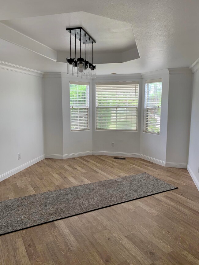 2833 Starlight Blvd, Redding, CA 96001 - photo 7