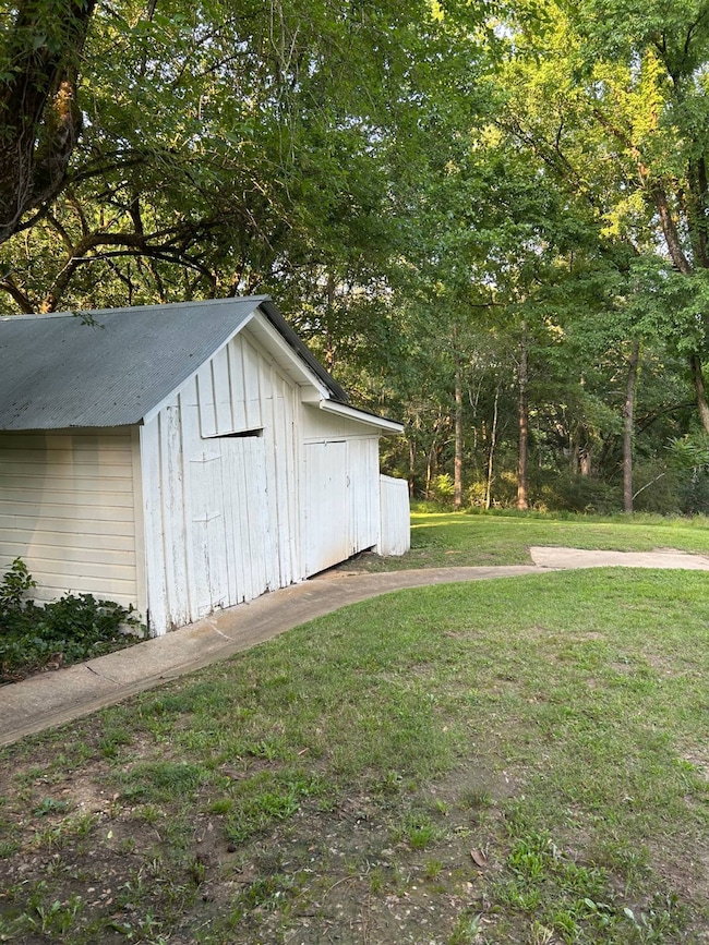 304 E Stonewall St, Carrollton, MS 38917 - photo 4