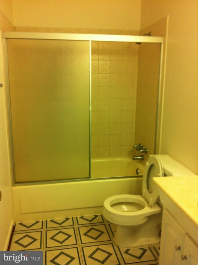 6420 Lamplighter Ridge, Glen Burnie, MD 21061 - photo 3