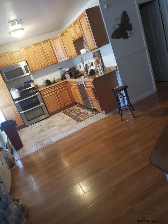 68 Catherine St, Albany, NY 12202 - photo 4