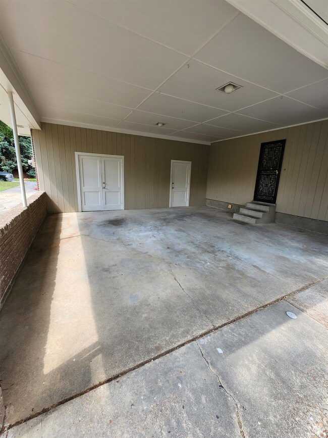 4349 Woodcrest Dr, Memphis, TN 38111 - photo 4