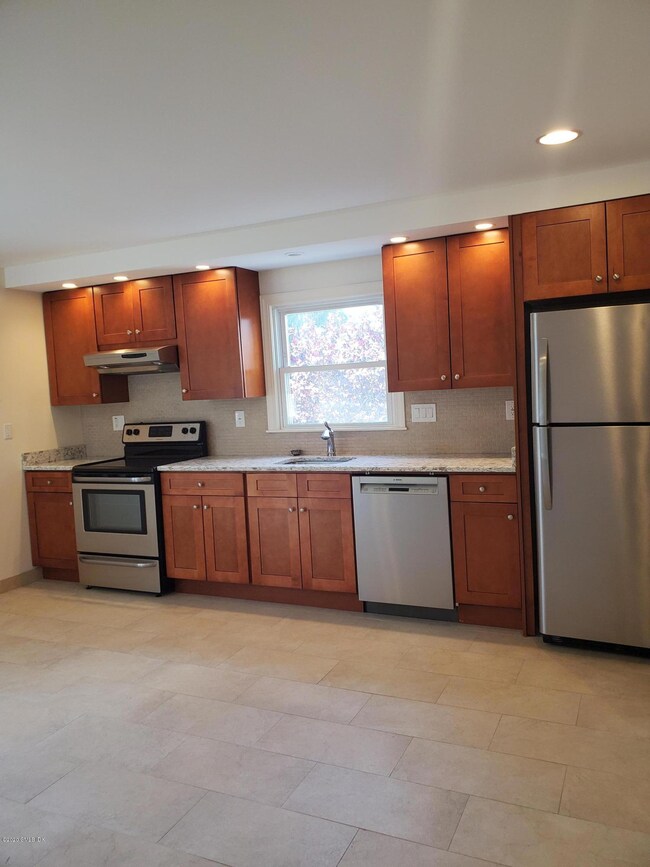 11 Tulip St unit A, Cos Cob, CT 06807 - photo 2