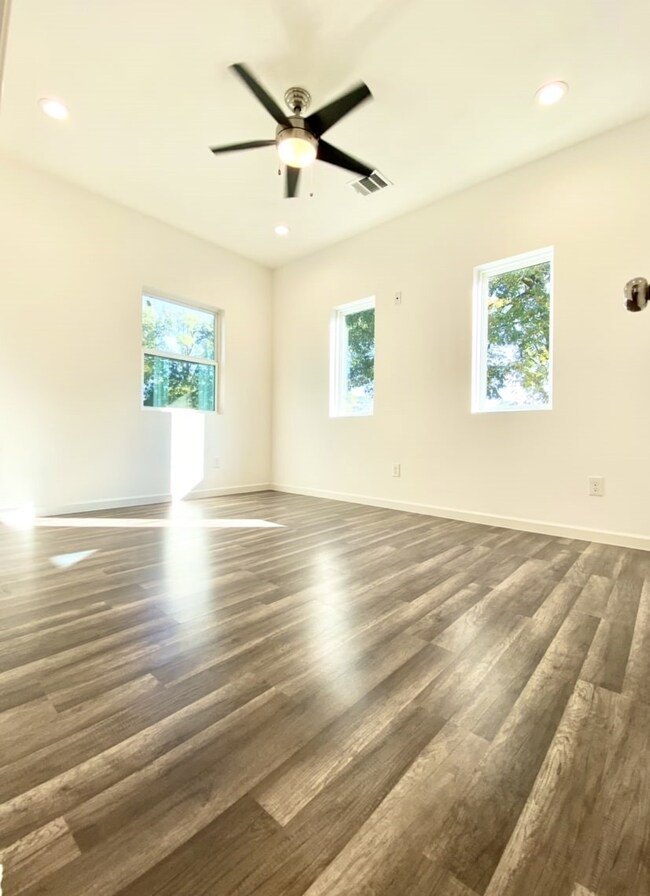 314 Dorchester St, Houston, TX 77022 - photo 5