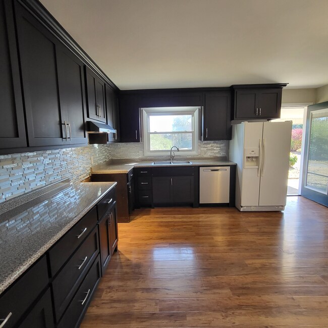 500 W Point Rd, Lawrenceburg, TN 38464 MLS RTC2639920