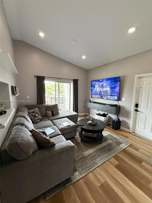 2301 NW 96th Terrace unit 16D, Pembroke Pines, FL 33024 - photo 4