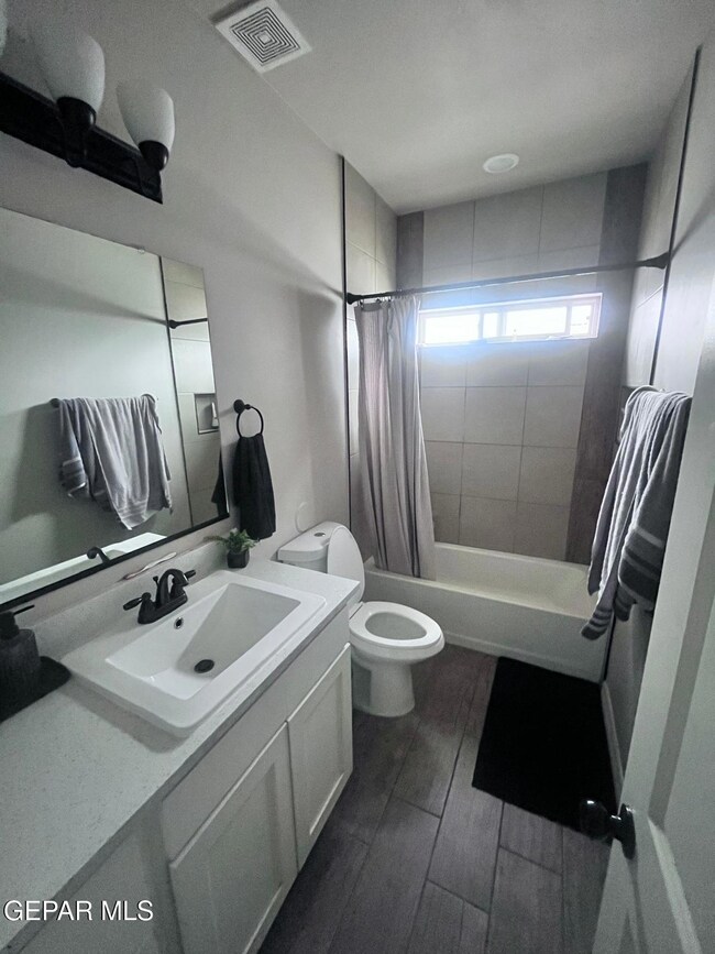 12873 Haxby St, Horizon City, TX 79928 - photo 5