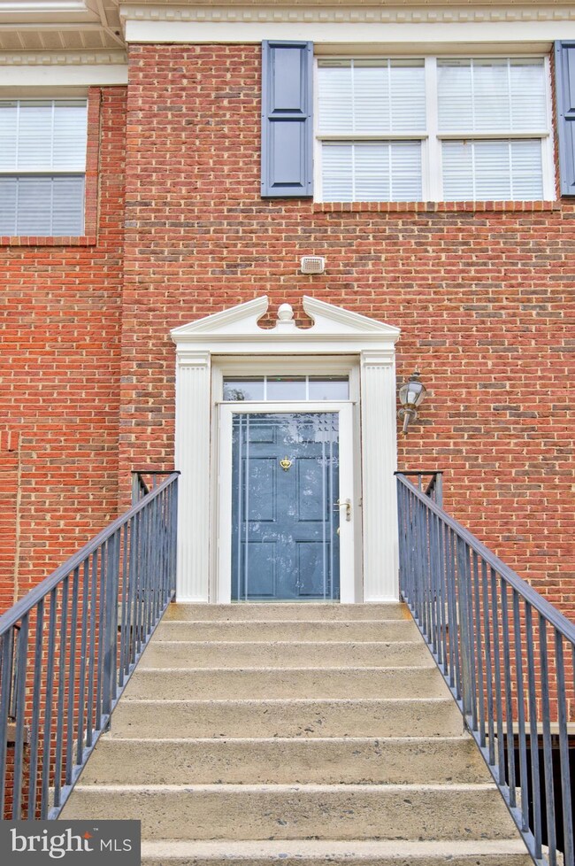 25534 Crossfield Dr, Chantilly, VA 20152 - photo 3